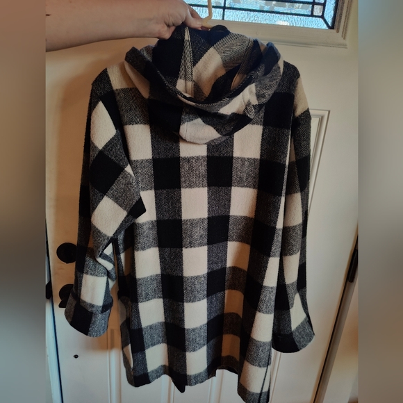 Eddie Bauer Medium plaid hooded jacket - Picture 2 of 7
